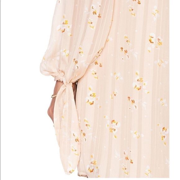 WAYF Off Shoulder Dress in Pink Bouquet Print - Picture 6 of 10